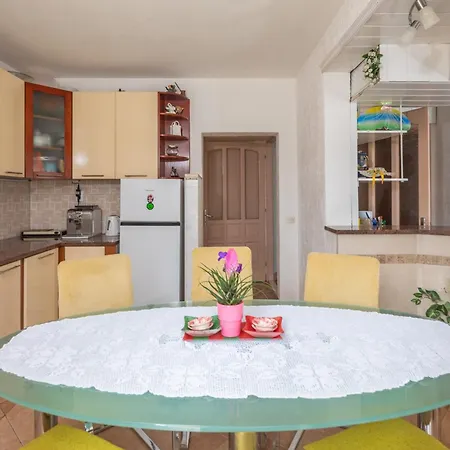 Sunshine Rays Apartment
